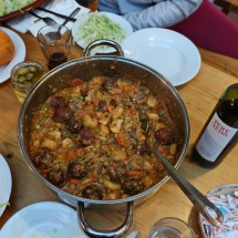 Delicious dinner in the mountain hut Refugi Del Pont Romà - Albondigas (meat balls) with excellent red wine